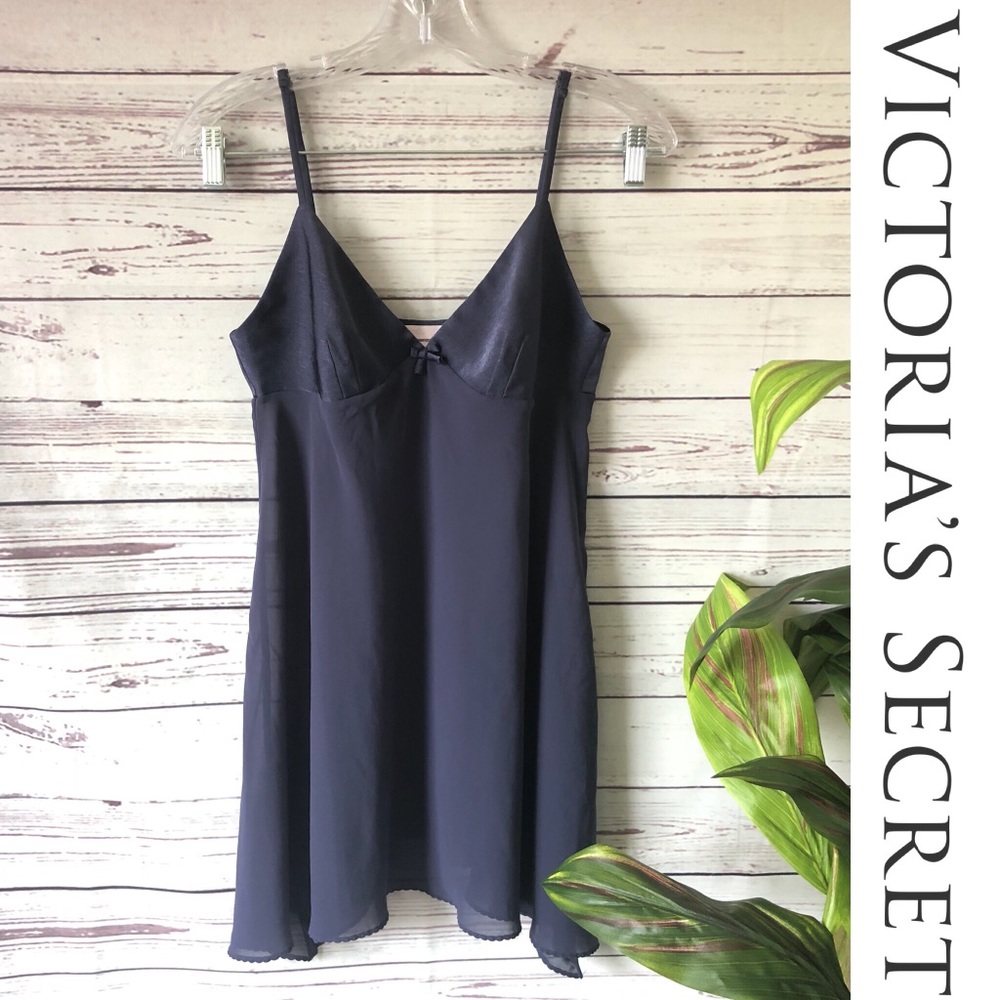 VICTORIA’S SECRET • Sleep Chemise Lingerie Nightie